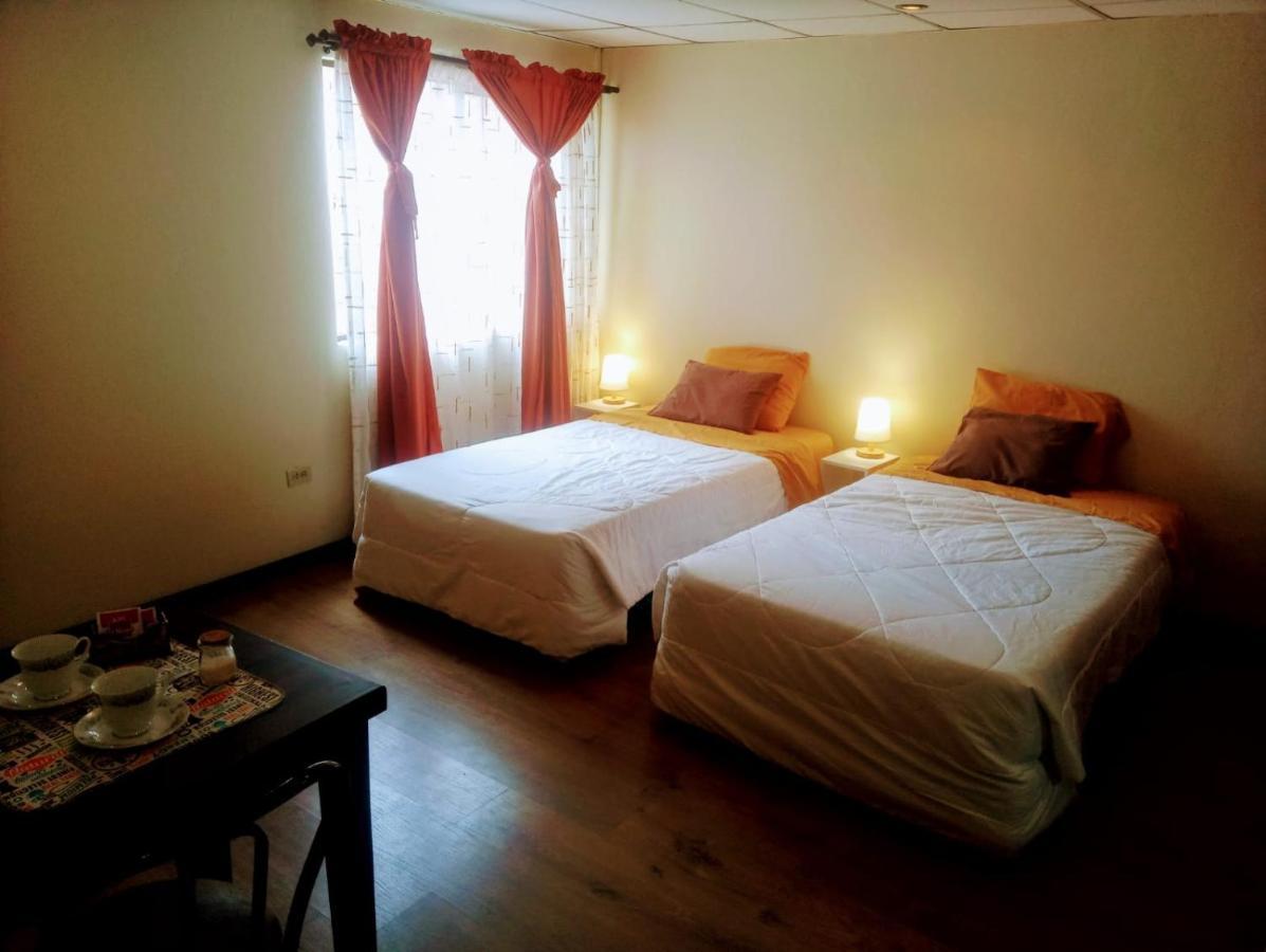 Casa De Huespedes Tu Parada En Куэнка Экстерьер фото